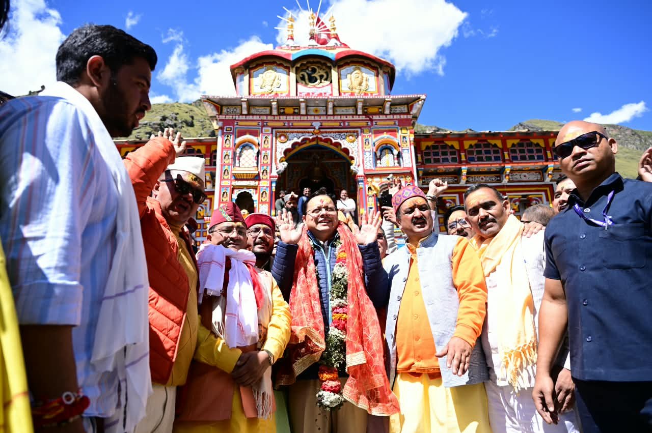 श्री बदरीनाथ धाम में मुख्यमंत्री ने की पूजा-अर्चना, मास्टर प्लान के कार्यों का लिया जायजा