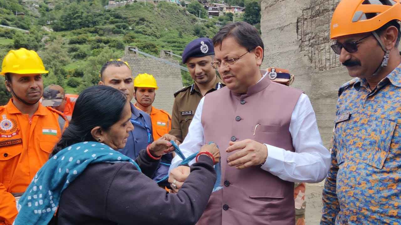 राखी, राहत और रिश्ता – आपदा के बीच मानवीय संवेदनाओं का मार्मिक दृश्य