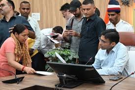 एक साल से अटकी दाखिल-खारिज की फाइल 3 दिन में निपटी, डीएम सविन बंसल की त्वरित कार्रवाई से समाधान